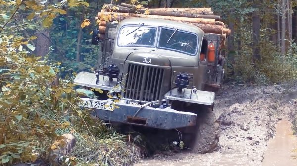 Старые Советские и Европейские грузовики TATRA, ZIL, VOLVO, PRAGA на бездорожье!!!