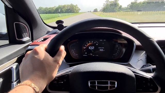 Geely Coolray везёт нас в Крым. Путешествие на Geely Coolray. Сколько?на бензин? смотреть онлайн