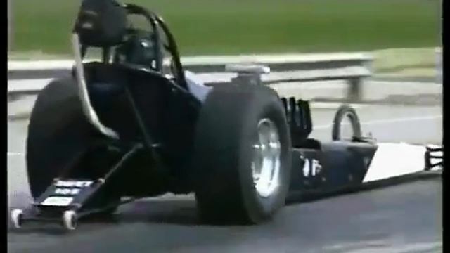 Jeremy Clarkson is driving GMC SYCLONE amazing classic american pickup truck on dragstrip. смотреть онлайн