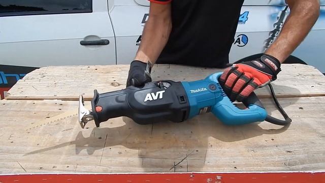 Alphabras - Serra sabre Makita JR3070CT смотреть онлайн