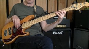 Мой друг лучше всех играет блюз. Бас           (всё в описании)