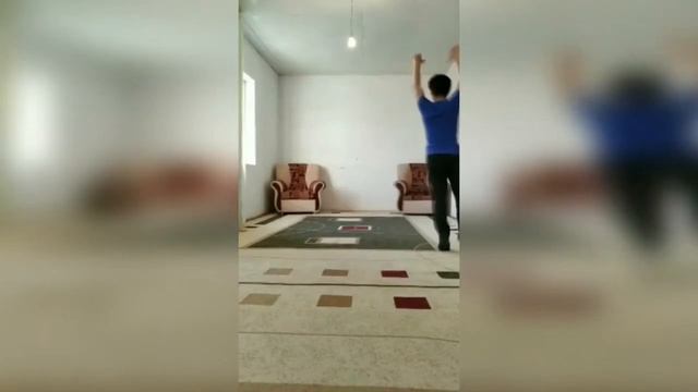 Вынуждены танцевать дома. смотреть онлайн