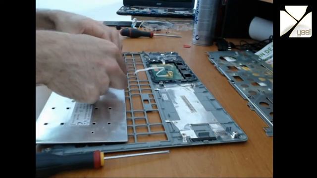 Démontage Acer E1 570 - Changement clavier смотреть онлайн