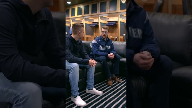 Shadow: Job Shadowing a Sports Marketing Expert at T-Mobile Stadium [Sports Jobs] смотреть онлайн