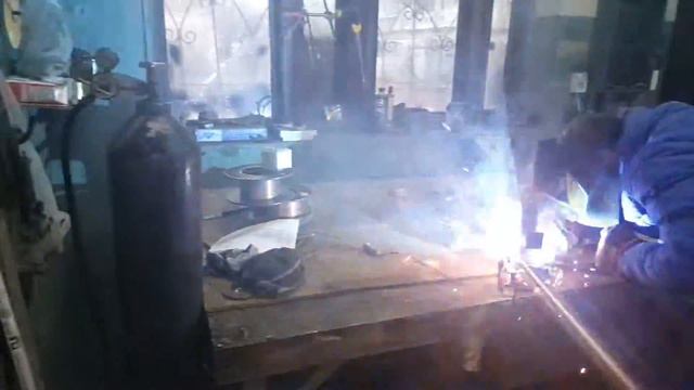 Вот так работают наши кузнецы смотреть онлайн
