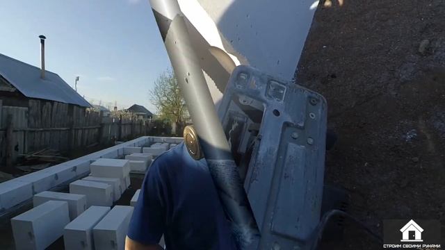 ШТРОБЫ В ГАЗОБЕТОНЕ РУЧНЫМ ШТРОБОРЕЗОМ vs СПЕЦ.ПРИСПОСОБЛЕНИЕМ.#домизгазобетона#строимсами смотреть онлайн
