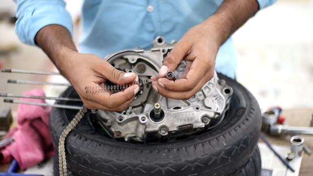 Hero Honda CD Dawn : Engine Rebuild : Detailed Guide смотреть онлайн