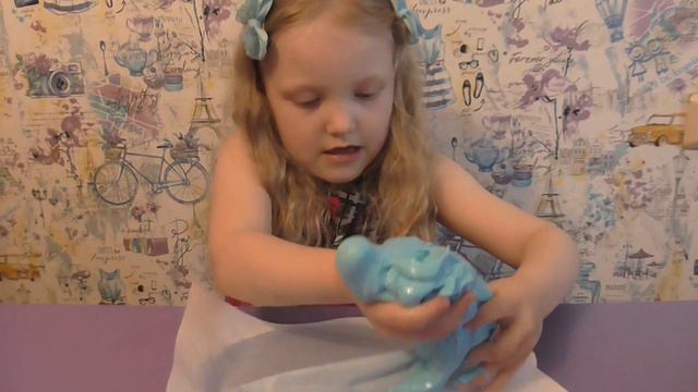 Как сделать лизуна из клея пва. DIY Slime. Большой голубой лизун. Слайм с блестками. смотреть онлайн