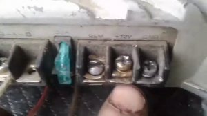 Как подключить саб когда на магнитоле не работает провод REM.