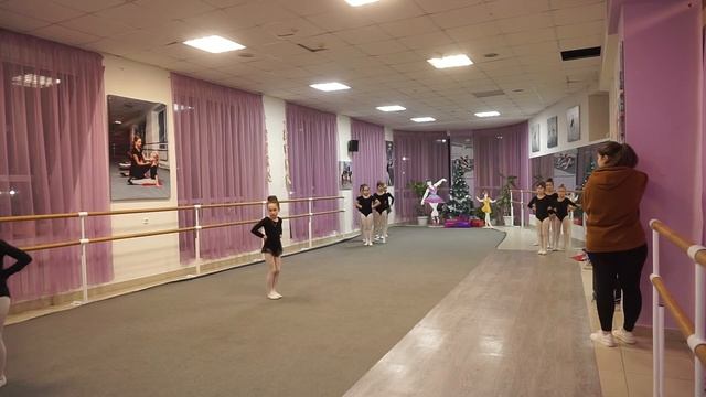 Балетное отделение. 7-10 лет. Экзамен декабрь 2021. смотреть онлайн