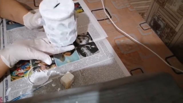 Копилка из стеклянной банки и монет смотреть онлайн