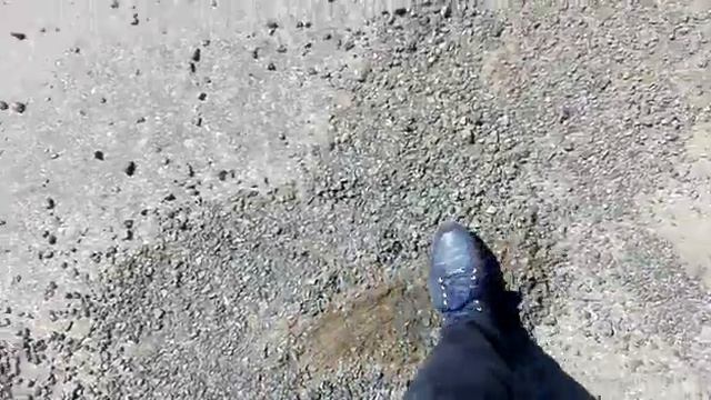 Холодный асфальт на площади Холмска превратился в крошку смотреть онлайн