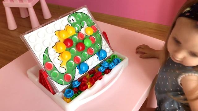 Весёлая МОЗАИКА Quercetti FantaColor Развивающая детская игрушка смотреть онлайн