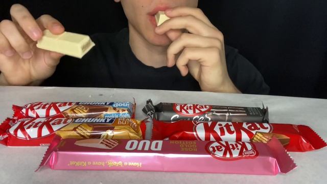 ASMR KITKAT CHOCOLATE PARTY(АСМР КИТКАТ ШОКОЛАД)CHUNKY-WHITE,PEANUT BUTTER,COOKIE ,ICE CREAM EATING смотреть онлайн