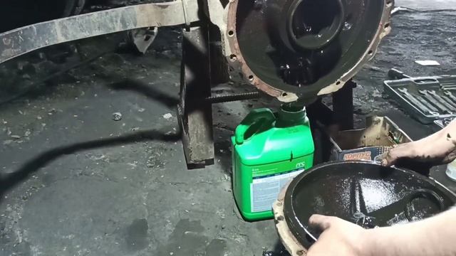 Меняем резину, люфтят подшипники в бортовой, Алексей получает новую технику. смотреть онлайн