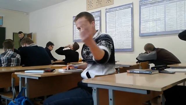 Средний палец от Влада На случай важных переговоров смотреть онлайн