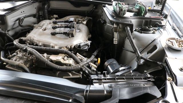 Infiniti FX35 Spark plug replacement (350Z, G35, VQ35DE) смотреть онлайн