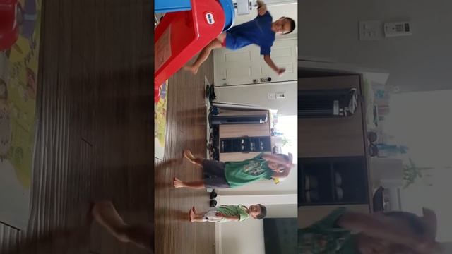 crazy frog dance смотреть онлайн