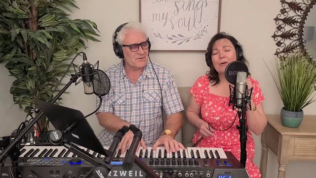 #песня ИМЯ ЧУДЕСНОЕ ИИСУС ГОСПОДЬ #Yelena&SergeiPopkov смотреть онлайн