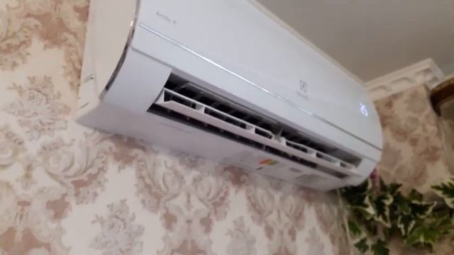 Сплит система ELECTROLUX EACS 09HAR XN3in в работе смотреть онлайн