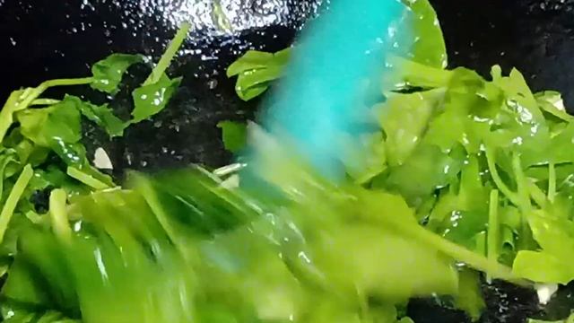 Как вкусно приготовить шпинат смотреть онлайн