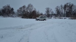 УАЗ прёт как танк по снегу! Для УАЗа нет препятствий! УМЗ 421, блокировки, 33 нортеки