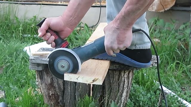 Безопасная резка дерева болгаркой (УШМ). И не только дерева. Bosch Carbide Multi Wheel смотреть онлайн