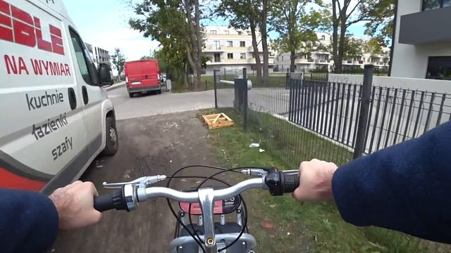 Польша. Район Вроцлава Oporów (Опорув). Прокатка на велосипеде.