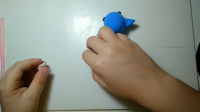 Лепим Кита из воздушного пластилина. Китенок из пластилина смотреть онлайн