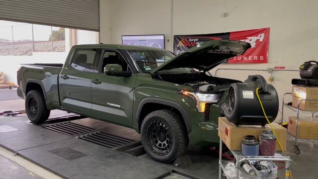 2022 Toyota Tundra SR5 JB4 Dynojet смотреть онлайн