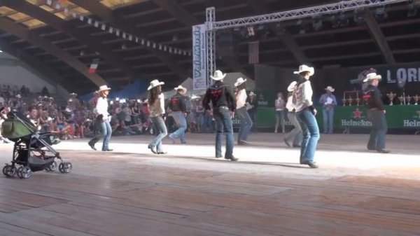 Running Wild line dance - WILD COUNTRY - Voghera Country Festival 2011
