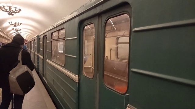 Синергия-1 и 81-717 №9268 на ст. Павелецкая (кольцо) | метрополитен warshy смотреть онлайн