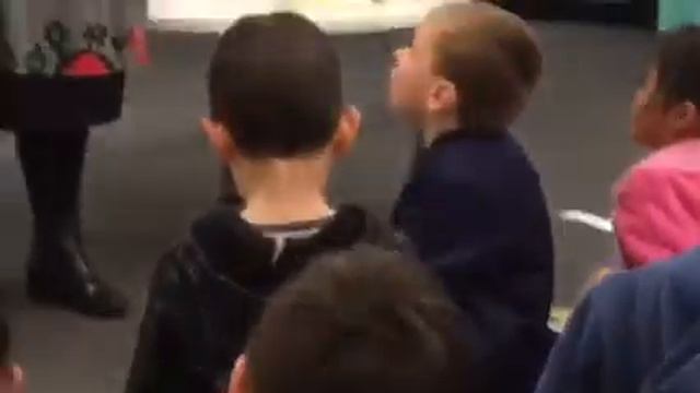 Book reading of We Walk Together / Wanganyinu Yan Djerring смотреть онлайн