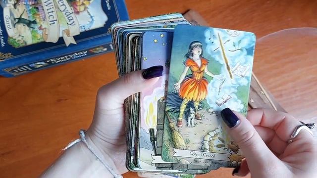 Обзор Everyday Witch Tarot. Повседневное таро ведьм. смотреть онлайн