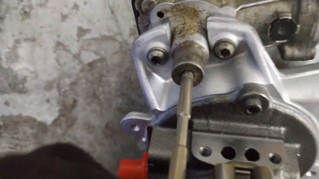 Снятие/установка турбины на Skoda Oktavia A7