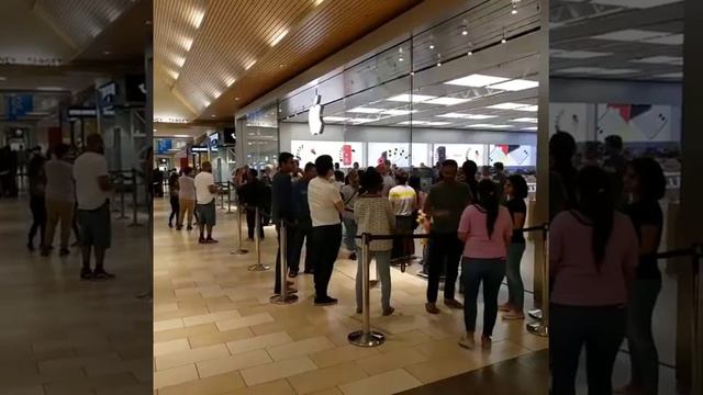 Идём в Apple Store | Shopoglot смотреть онлайн