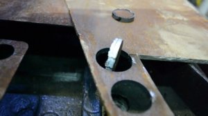 Первая пробная резка металла на самодельном лазерном ЧПУ