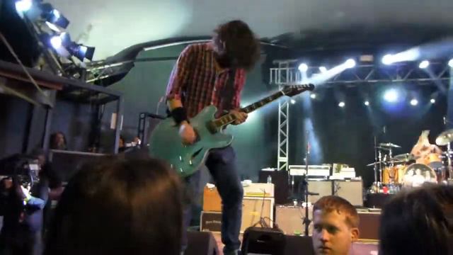 2013 SXSW Dave Grohl 40 seconds guitar смотреть онлайн