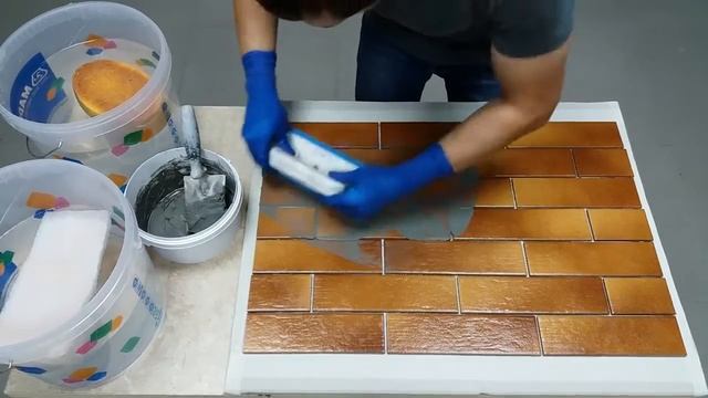 Технология нанесения затирки Kerakolor FF TM MAPEI смотреть онлайн