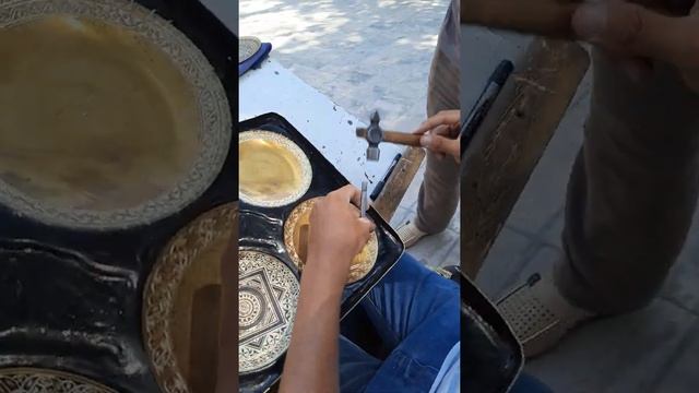 Г. Бухара Мечеть Боло-хауз 1700-х годов, и Местный Жестянщик Бухары. смотреть онлайн