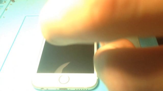 Как наклееть защитное стекло 3D на iPhone смотреть онлайн