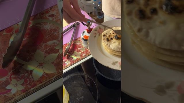 Выпекание Чапати 2 - огонь сковороды чуть слабже смотреть онлайн