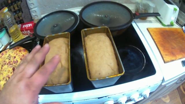 ПЕКУ РЖАНОЙ ХЛЕБ И ГОТОВЛЮ ОГРОМНУЮ ПИЦЦУ. смотреть онлайн