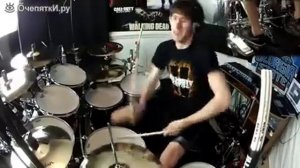 Барабанщик и композиция Дафт Панк