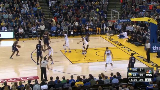 Solomon Hill Splits Double for Dunk смотреть онлайн