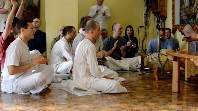 Рагхава Пандит. Киртан в казанском храме 11.02.2018 смотреть онлайн