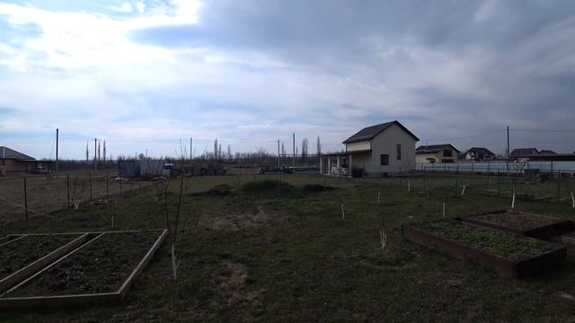Тася все умеет. Погода радует. Что сделали в саду. смотреть онлайн