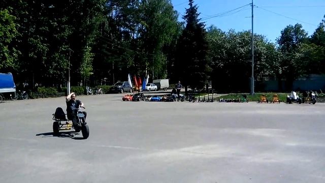 День семьи и фестиваль красок Холли смотреть онлайн