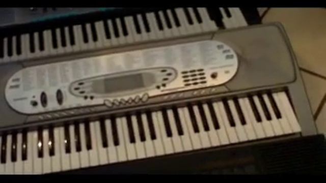 Kris Nicholson Shows Off His CASIO Intermediate Collection of Keyboards.MPG смотреть онлайн