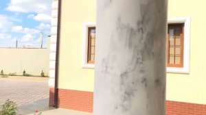 Венецианская штукатурка на фасадных колоннах спустя 3 года..